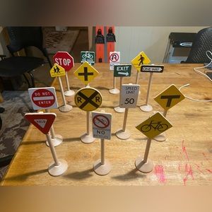8” Wooden Toy Street Signs (15)